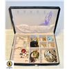 Image 1 : VELVET JEWELRY BOX WITH JEWELRY