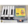 Image 1 : KEYBOARD PIANO MATT & POP UP PLAY TENT IN