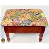 Image 1 : TAPESTRY SEWING BASKET FOOT STOOL-ESTATE