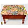 Image 1 : TAPESTRY SEWING BASKET FOOT STOOL-ESTATE