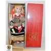 Image 1 : DYNASTY COLLECTION DOLL