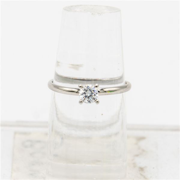 STERLING SILVER RING SIZE 7 - WHITE TOPAZ STONE