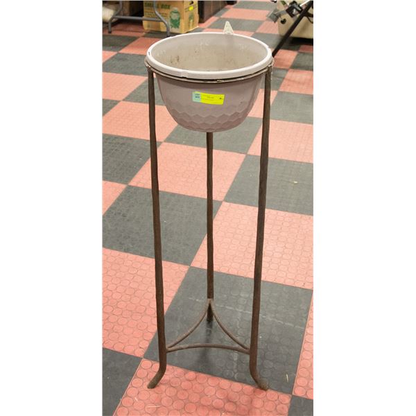 METAL PLANT STAND