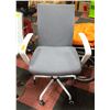 Image 1 : NEWLY ASSEMBLED DJ WANG MODERN OFFICE CHAIR WITH