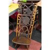 Image 1 : UNIQUE WOOD CARVED AFRICAN CHAIR