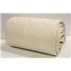 Image 1 : NEW BEIGE KING SIZE QUILT