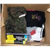 Image 1 : BOX OF MENS SZ MEDIUM CLOTHS AND BOOKS