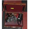 Image 1 : OLD SUITCASE WITH STEAM PUNK WEAR ALL