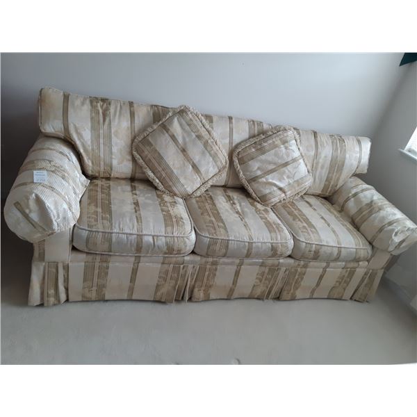 Hickory Fry Sofa Cat C