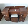 Image 3 : Antique Vanity and bench Cat C