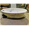 Image 8 : LASCO BATHWARE HOT TUB 64 X 41" WITH REMOTE