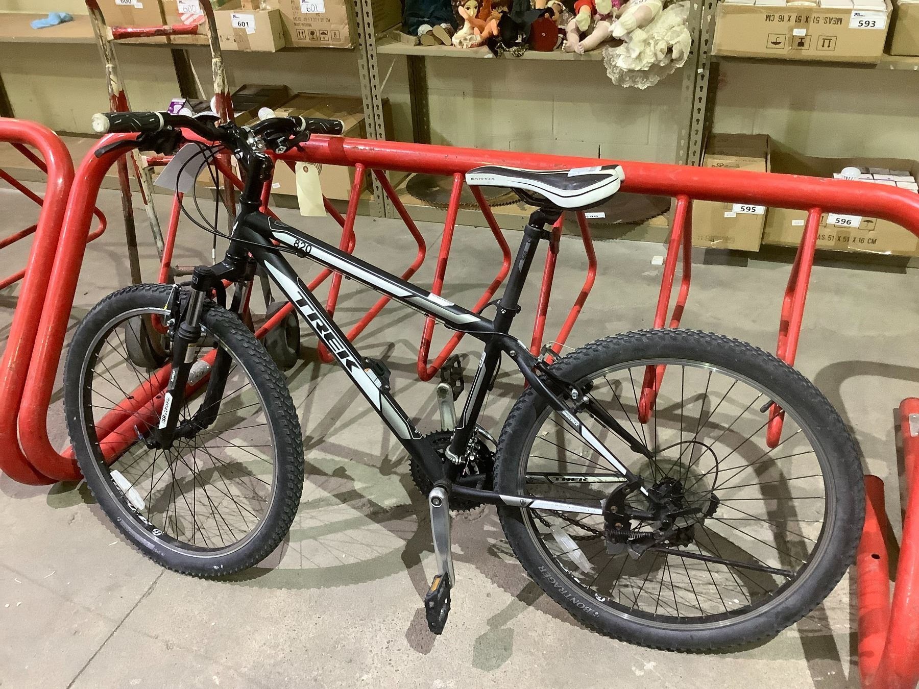 TREK 820 SINGLE TRACK SERIES 21 SPEED BICYCLE Able Auctions trek-820-single-track-series-21-speed-bicycle-able-auctions