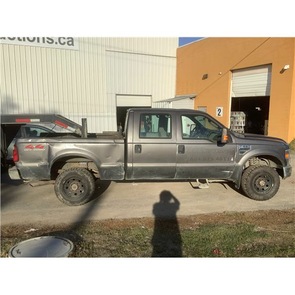 2008 FORD F250 XLT SUPERDUTY 6.8L TRITON V10, SILVER, GAS, AUTOMATIC, VIN 1FTSW21Y08EA27625,
