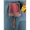 Image 2 : CASE OF TWO YELLOW SOAPSTONE SCHOLAR STAMPS