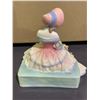 Image 2 : ROYAL DOULTON FIGURE "DAYDREAMS" HN 1731