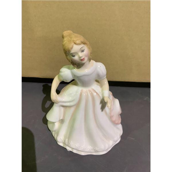 ROYAL DOULTON FIGURE "AMANDA" HN 7996