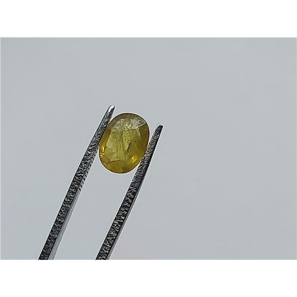 1.90 ct. GREENISH YELLOW SAPPHIRE
