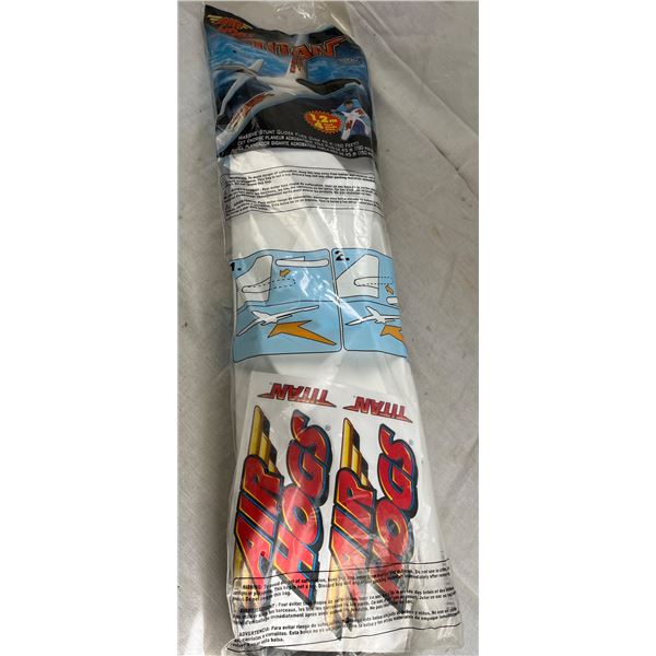 Air Hogs Titan - Massive Stunt Glider