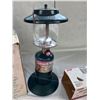 Image 3 : Coleman Propane Lantern with box