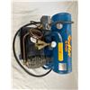 Image 1 : AirMate Air Compressor by Emqlo