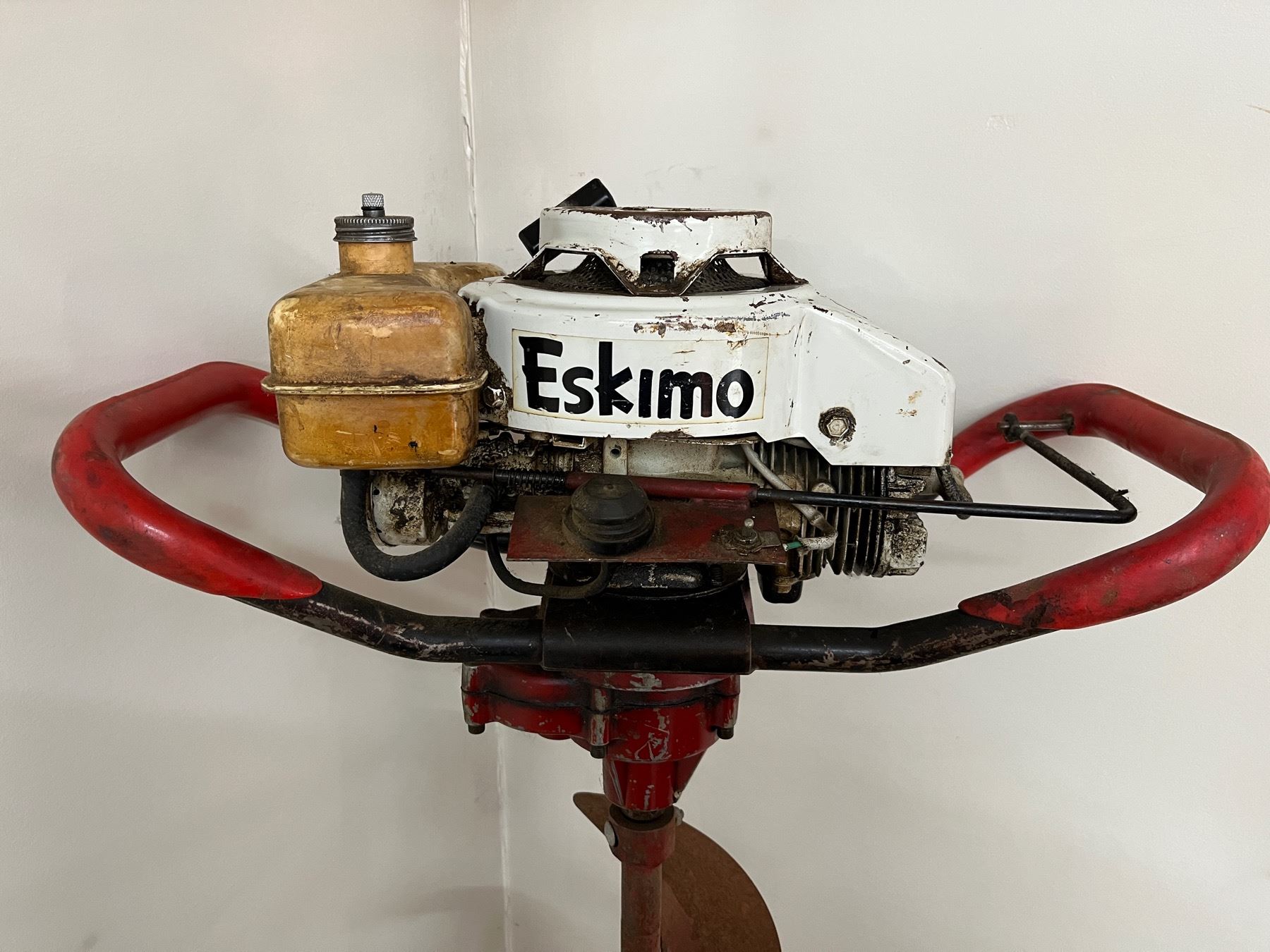 ESKIMO Ice Auger - Sunrise Estate Services Ltd