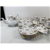 Image 3 : Royal Albert Petit Point Set