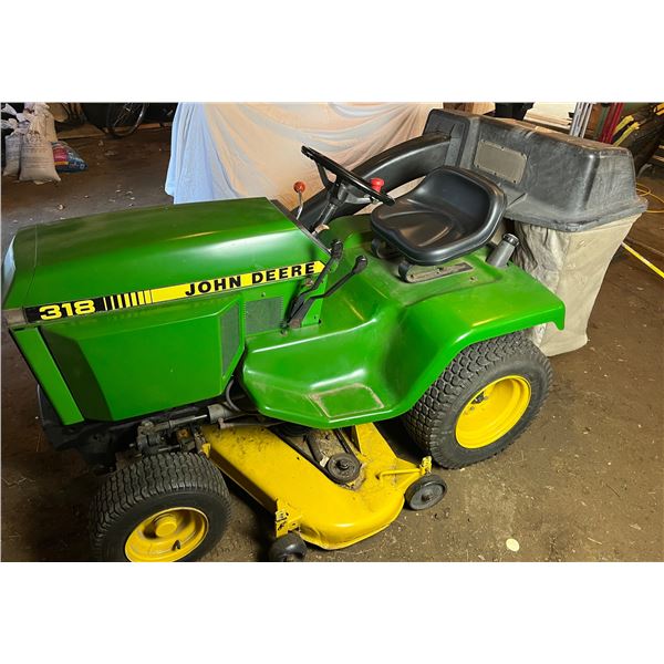 John Deere 318 Tractor