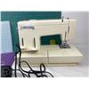 Image 3 : Kenmore 17820 Sewing Machine with Rotary Mats