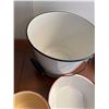 Image 7 : Vintage enamelware lot