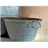 Image 4 : 4 Galvinized Tubs