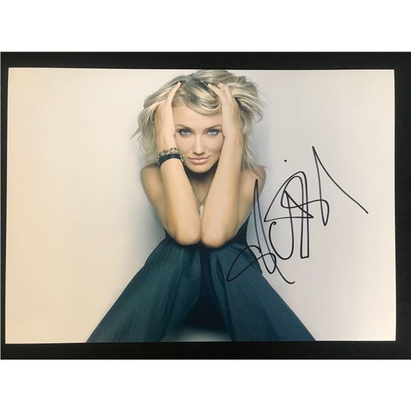 CAMERON DIAZ SIGNED 8 X 10 (RA COA)