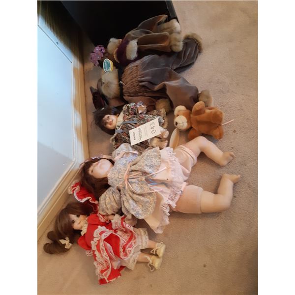 Dolls & Teddies Cat A