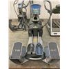 Image 2 : OCTANE FITNESS ELLIPTICAL MACHINE