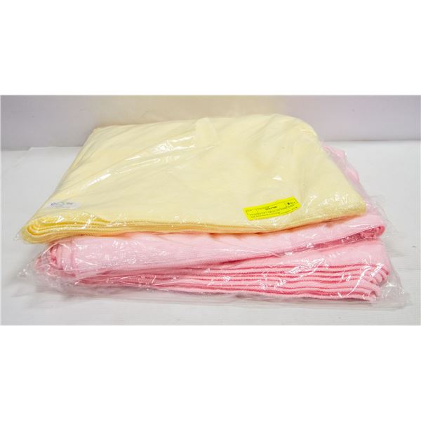 3 PACKS OF LARGE AUTOMOTIVE MICROFIBER CLOTHS