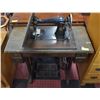 Image 1 : ANTIQUE SINGER TREADLE SEWING MACHINE