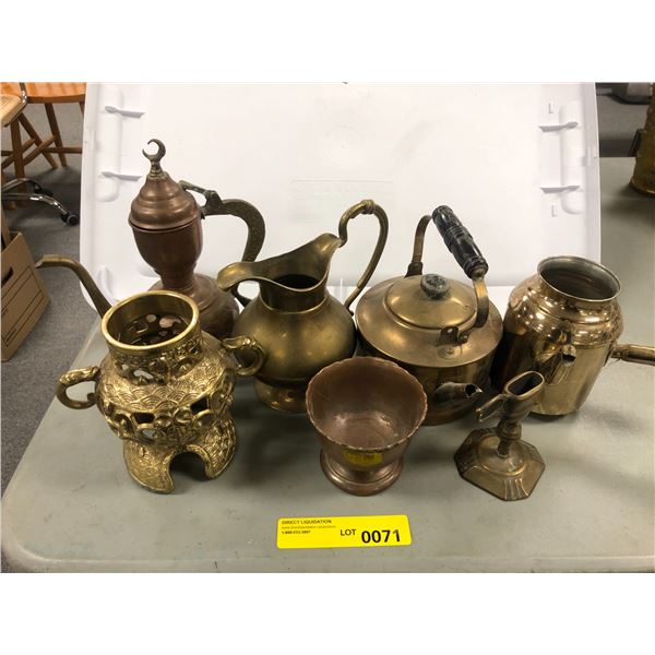 "The horror show" - Group of assorted brassware decorative pcs & kitchenware