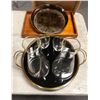Image 1 : "The horror show" Heroes lobby contents - 4 serving trays / 2 jugs w/ 2 glasses