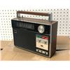 Image 1 : Vintage ST. Regis solid state 4 band radio