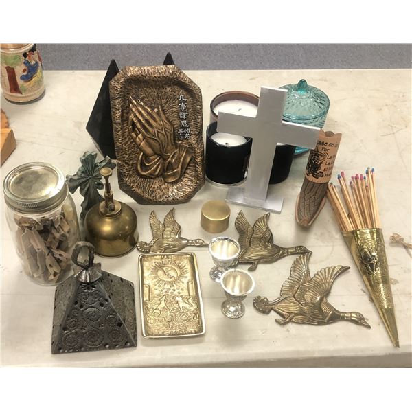 Group of assorted decorative items/candles etc.