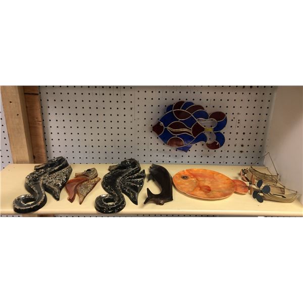 Group of assorted sea decoration - includes seahorse decorative piece/mini boat/fish etc.