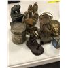 Image 2 : Group of assorted brassware and small decorative pieces