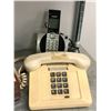Image 2 : Group of 5 vintage and modern telephones