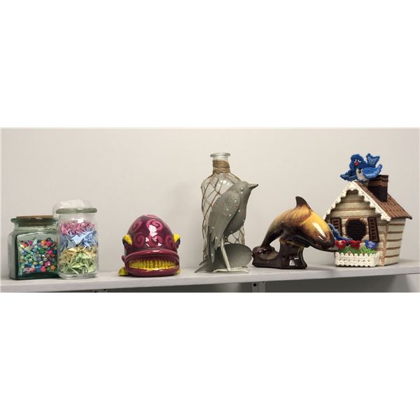 Group of assorted decorative pieces