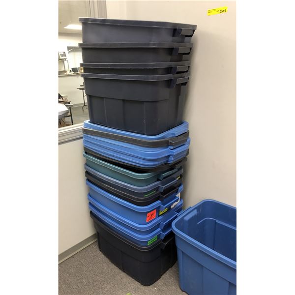 Group of Rubbermaid tots (approx. 12 pieces)