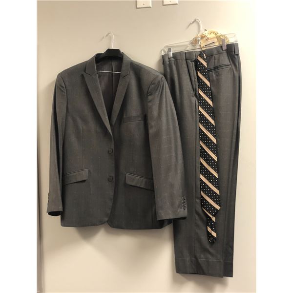 "Superhero Show" Season 5 ep 502 #3 Hero outfit - includes a grey suit/grey pant/1 black and marron