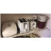Image 1 : Group of kitchenware - includes Lean Mean Fat grilling machine/Black Decker toaster/Magic Chef toast