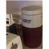 Image 2 : Group of kitchenware - includes Lean Mean Fat grilling machine/Black Decker toaster/Magic Chef toast