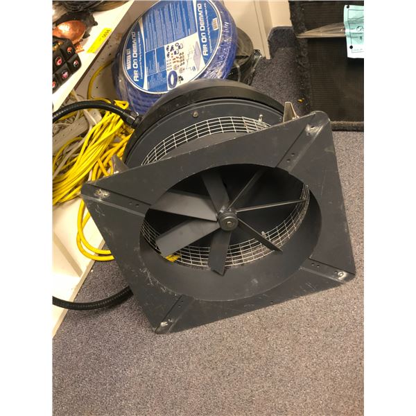 Industrial fan w/extension wires/air vaping etc.