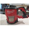 Image 2 : Milwaukee 0882-20 Compact Vacuum