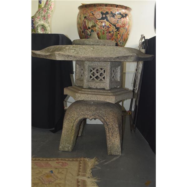 STONE GARDEN LANTERN (28")